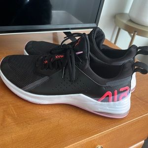 Nike Air Max Bella - Black and Pink